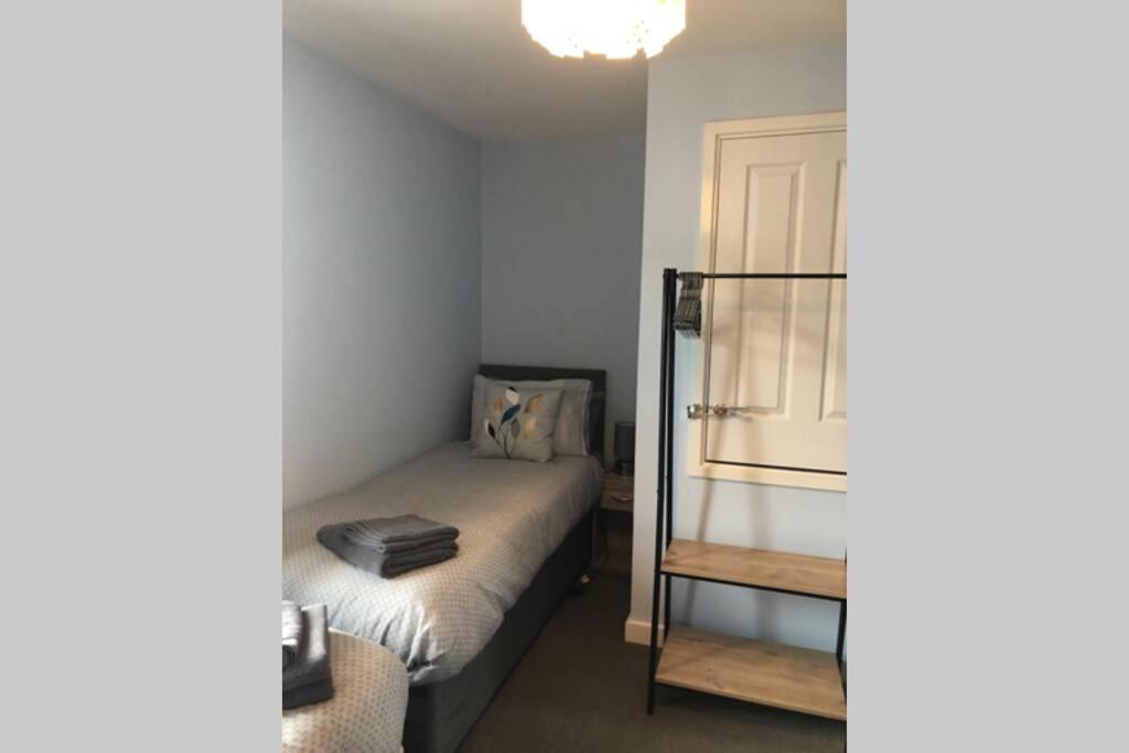 Dudley House **Staycation & Contractors** Sleeps 7 Tipton Exteriör bild
