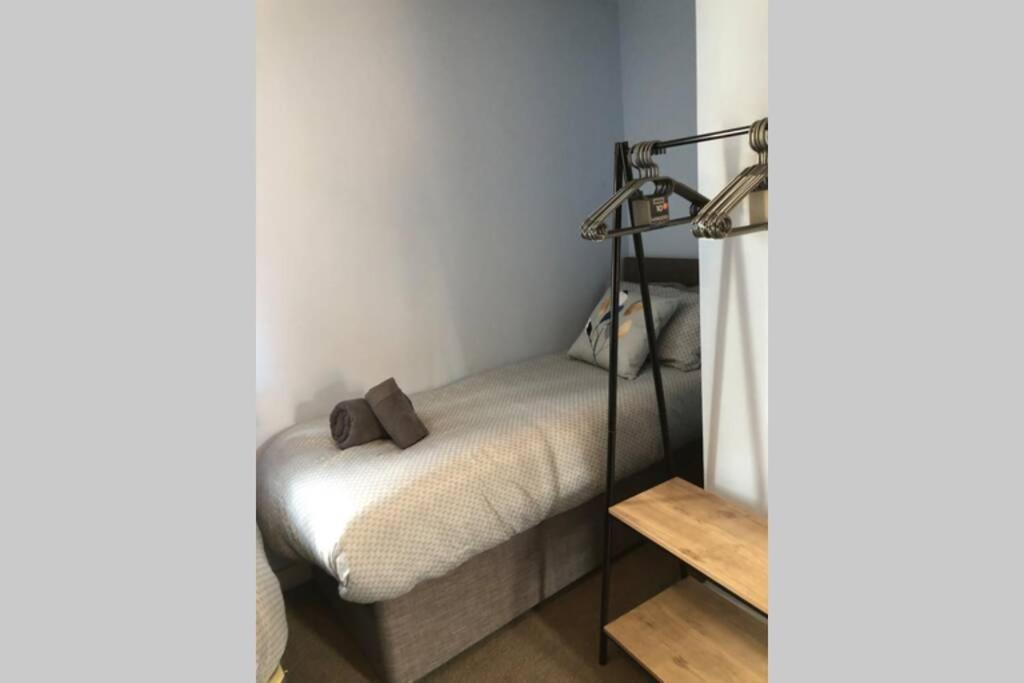 Dudley House **Staycation & Contractors** Sleeps 7 Tipton Exteriör bild