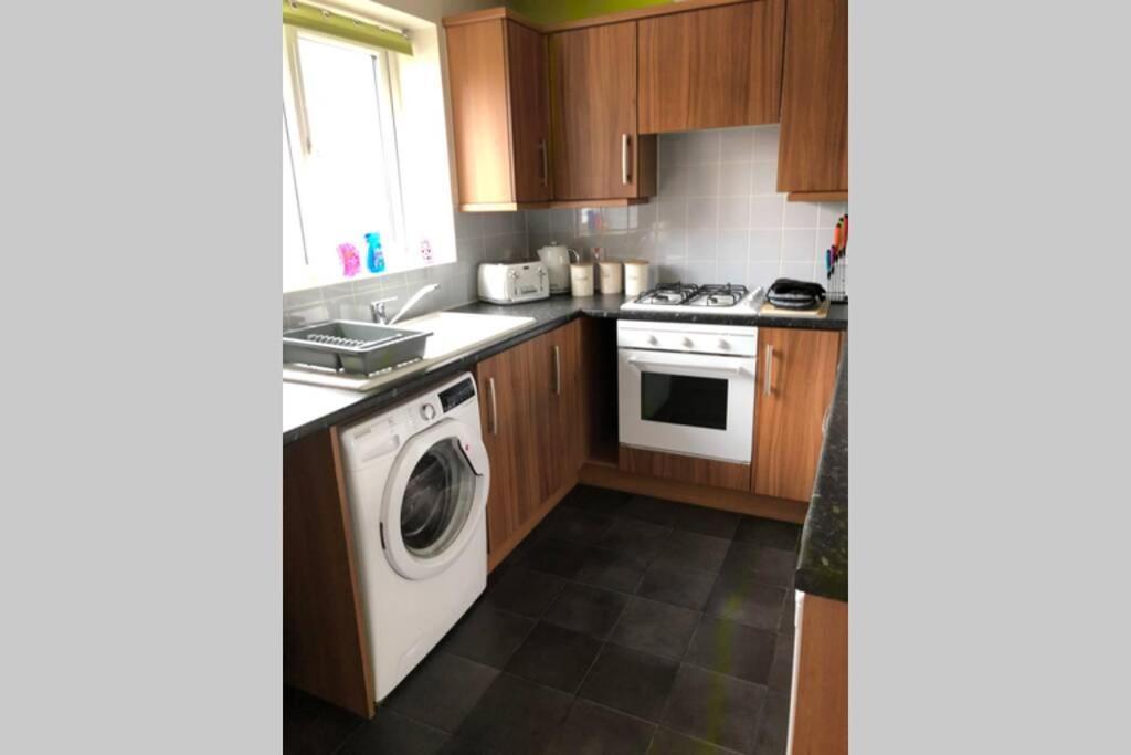 Dudley House **Staycation & Contractors** Sleeps 7 Tipton Exteriör bild